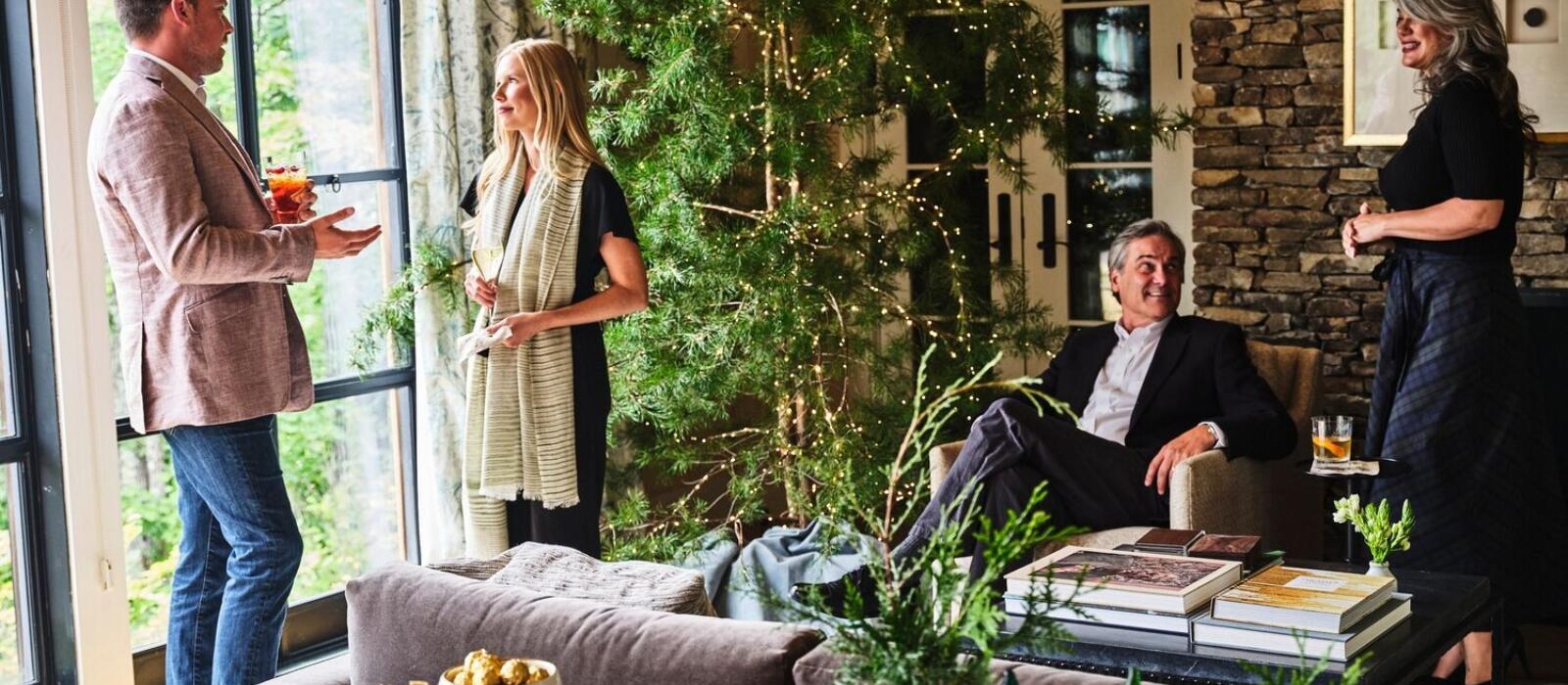 ‘Tis the Season for Hosting