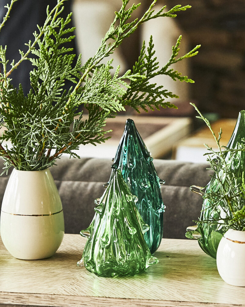 Decorating with Pretentious Glass